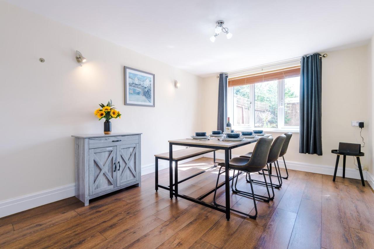 Charming 3-Bed Cottage In Chester, Ideal For Families & Workers, Free Parking - Sleeps 7 Exterior photo