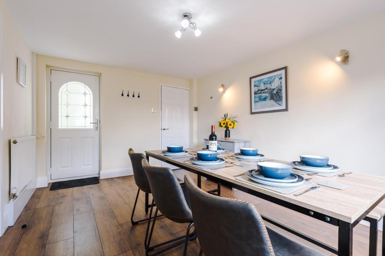 Charming 3-Bed Cottage In Chester, Ideal For Families & Workers, Free Parking - Sleeps 7 Exterior photo
