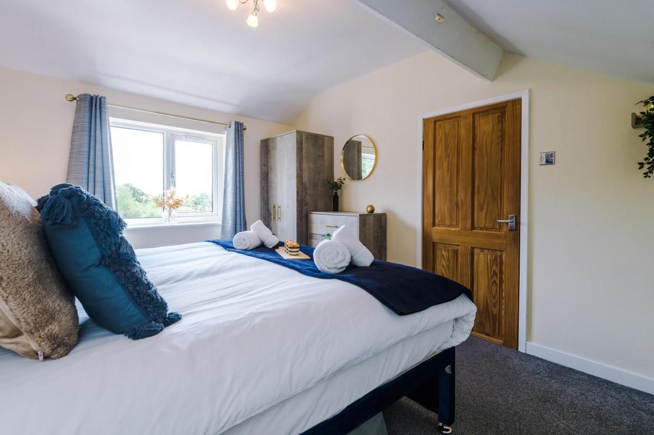 Charming 3-Bed Cottage In Chester, Ideal For Families & Workers, Free Parking - Sleeps 7 Exterior photo